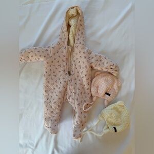 Carter’s Baby Girl Sherpa Lined Onesie with 2 matching hats size 3 months